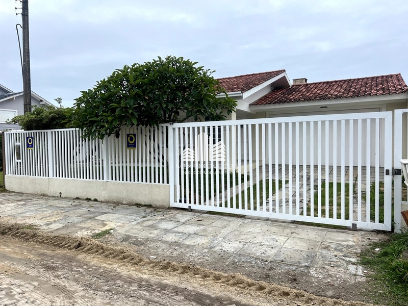 Excelente casa térrea, uma quadra do mar, Centro Xangri-lá RS.: 1ª foto da galeria de imagens do imóvel
