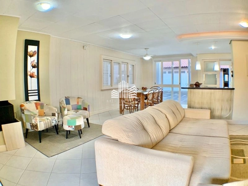 Linda casa fora de condomínio á venda: 8ª foto da galeria de imagens do imóvel