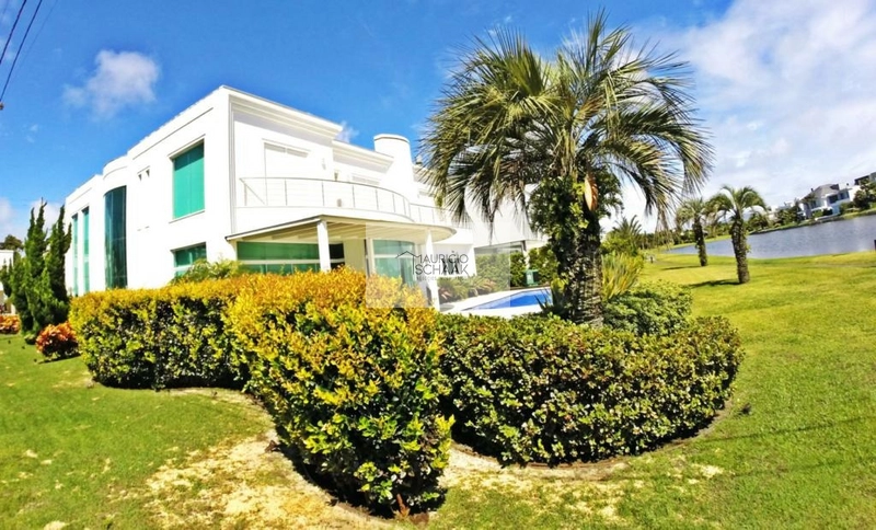 Mansão de luxo em condomínio fechado!