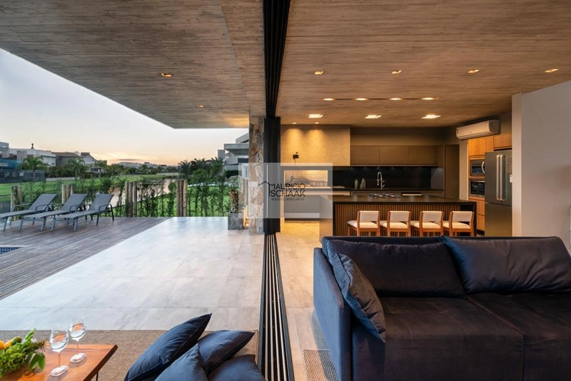 Casa beira lago em condomínio fechado: 6ª foto da galeria de imagens do imóvel