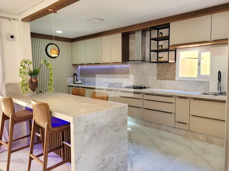 Casa reformada em ótima localização em Atlântida: 4ª foto da galeria de imagens do imóvel