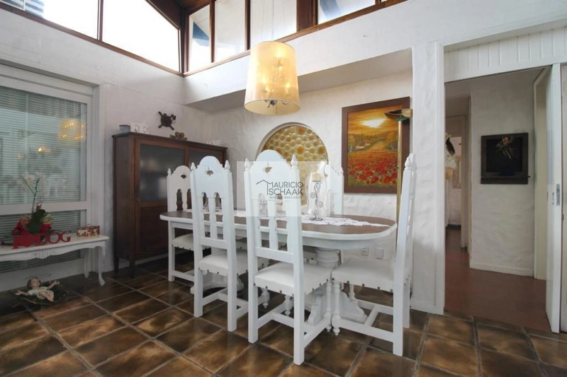 Casa em Atlântida com arquitetura grega: 10ª foto da galeria de imagens do imóvel