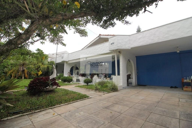 Casa em Atlântida com arquitetura grega: 3ª foto da galeria de imagens do imóvel