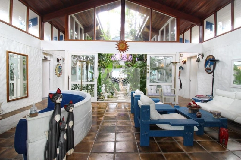 Casa em Atlântida com arquitetura grega: 9ª foto da galeria de imagens do imóvel