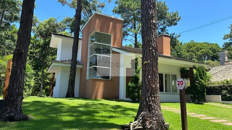 Casa beira lago em condomínio fechado: 14ª foto da galeria de imagens do imóvel