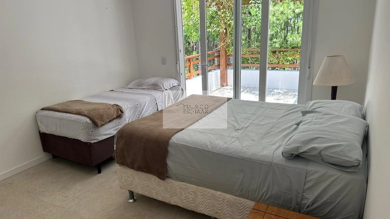 Casa beira lago em condomínio fechado: 11ª foto da galeria de imagens do imóvel