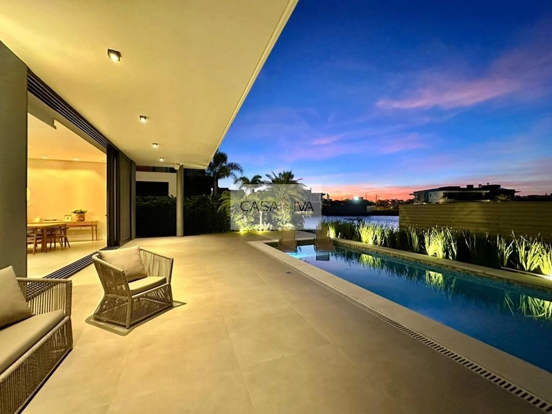 Sobrado em condomínio fechado de luxo: 102ª foto da galeria de imagens do imóvel