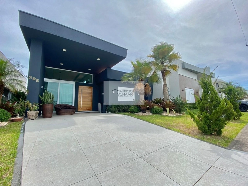 Ótimo custo benefício, casa beira lago em condomínio fechado