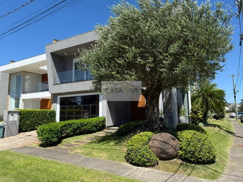 Sobrado em condomínio fechado em Capão da Canoa!