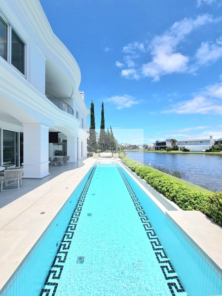 Mansão em condomínio fechado em Xangri-lá: 2ª foto da galeria de imagens do imóvel