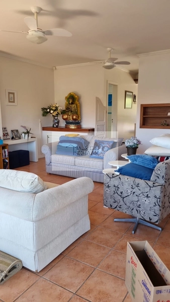 Casa à poucos metros do mar em Xangri-lá: 2ª foto da galeria de imagens do imóvel
