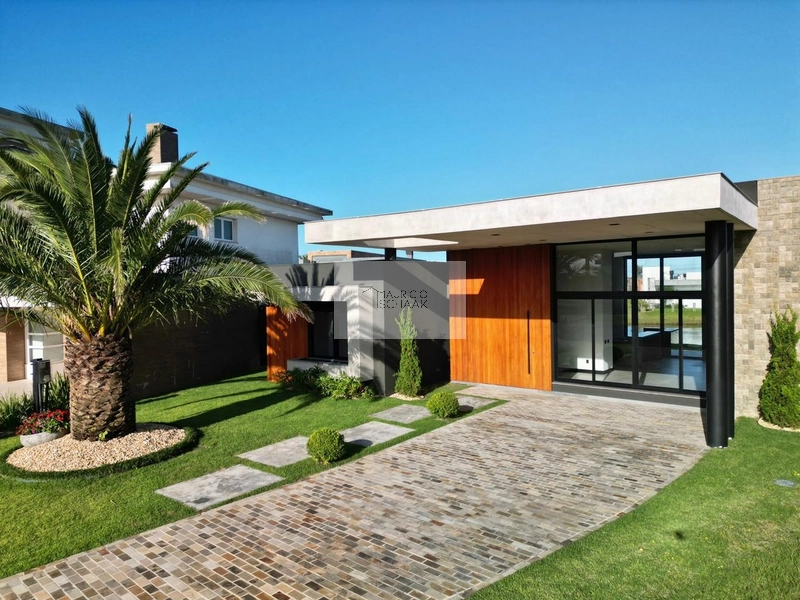 Casa beira lago em condomínio fechado!: 16ª foto da galeria de imagens do imóvel