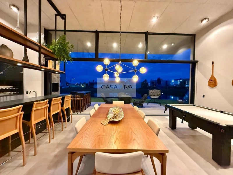 Casa beira lago em condomínio fechado!: 6ª foto da galeria de imagens do imóvel