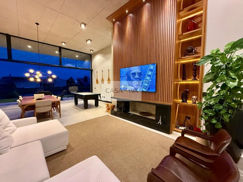 Casa beira lago em condomínio fechado!: 7ª foto da galeria de imagens do imóvel