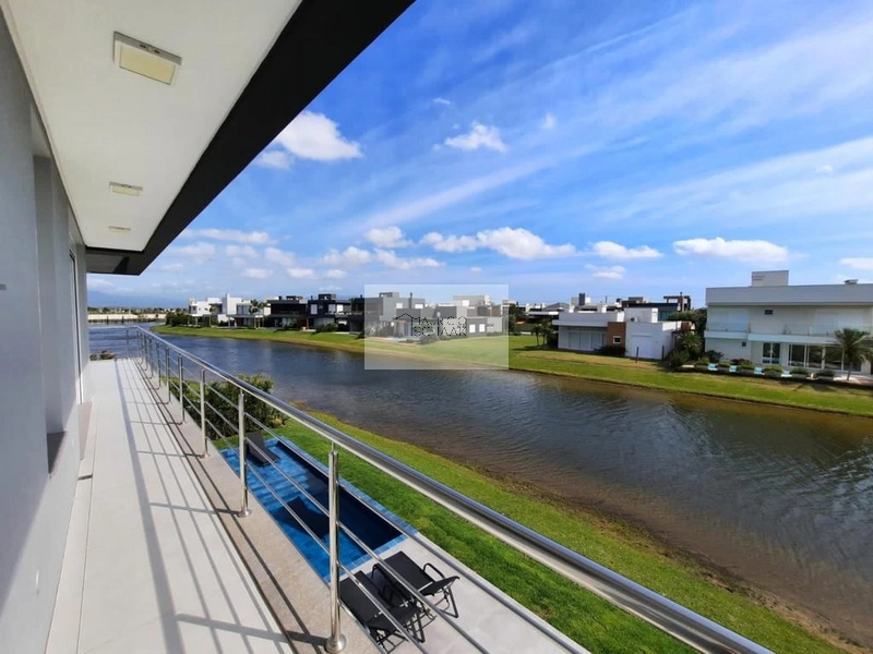 Sobrado beira lago em condomínio fechado de luxo!: 13ª foto da galeria de imagens do imóvel
