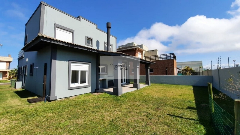 Casa em condomínio fechado em Xangri-lá: 2ª foto da galeria de imagens do imóvel