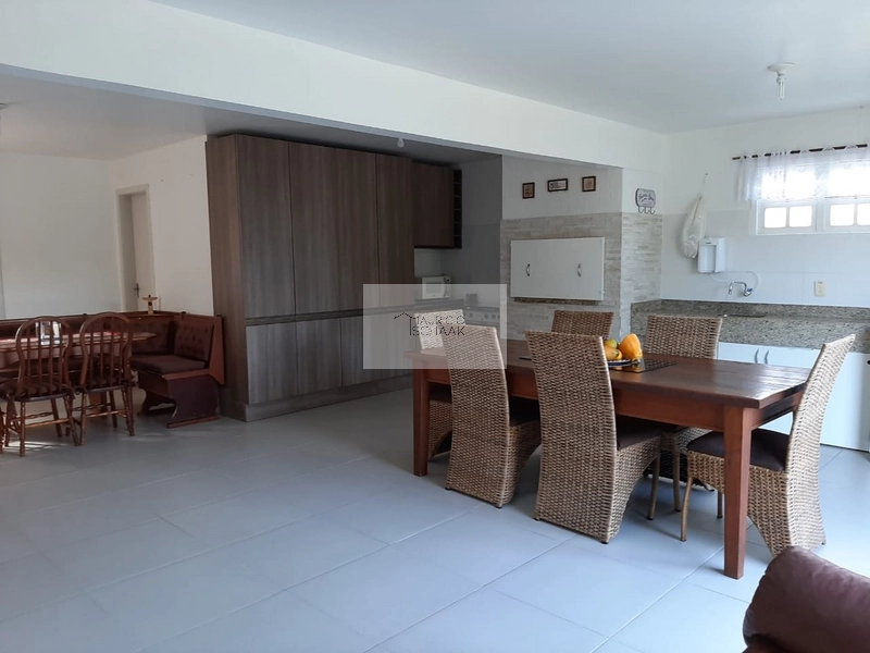 Casa no centro de Xangri-lá: 4ª foto da galeria de imagens do imóvel