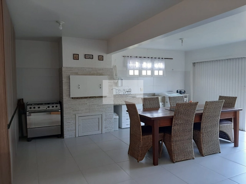 Casa no centro de Xangri-lá: 3ª foto da galeria de imagens do imóvel