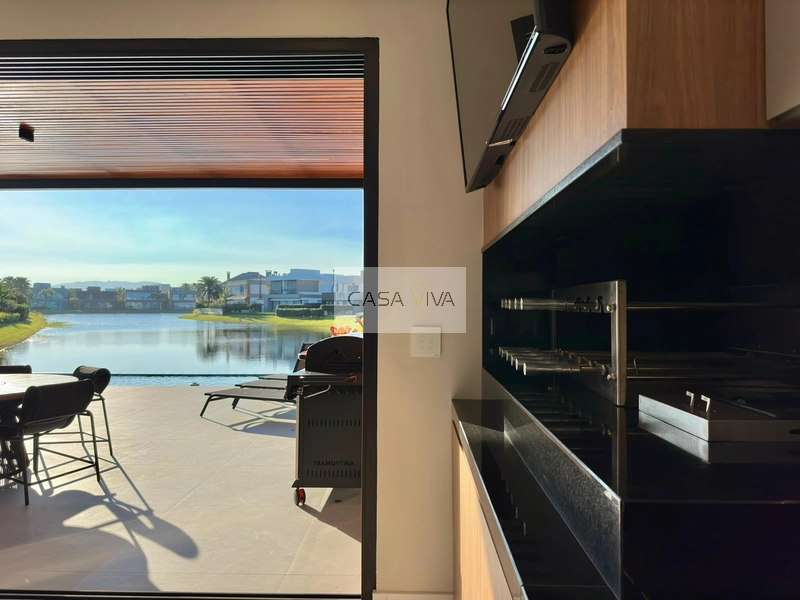 Residência de Alto Padrão à Beira Lago!!: 1ª foto da galeria de imagens do imóvel