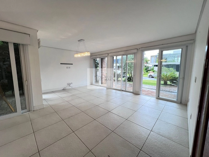 Casa em condomínio fechado em Atlântida!: 4ª foto da galeria de imagens do imóvel