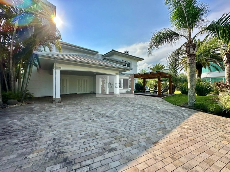 Sobrado em condomínio fechado em Atlântida!: 2ª foto da galeria de imagens do imóvel