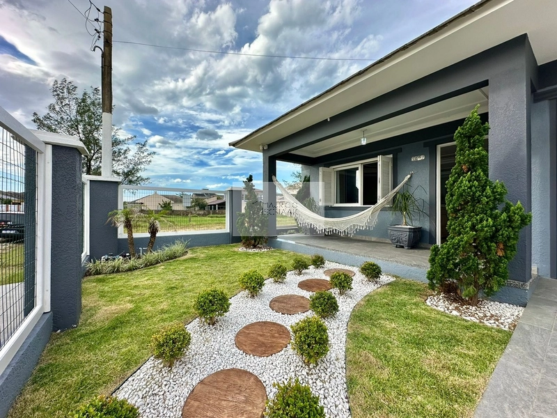 Casa em Atlântida Sul!: 3ª foto da galeria de imagens do imóvel