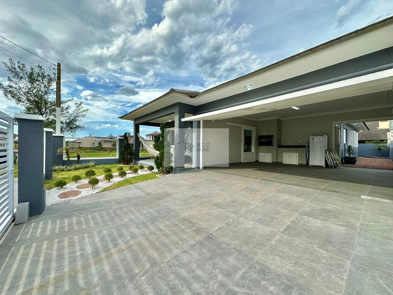 Casa em Atlântida Sul!: 1ª foto da galeria de imagens do imóvel