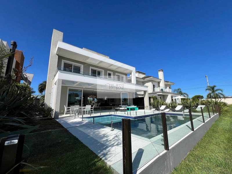 Casa beira lago em condomínio fechado!: 48ª foto da galeria de imagens do imóvel