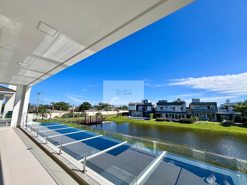 Casa beira lago em condomínio fechado!: 7ª foto da galeria de imagens do imóvel