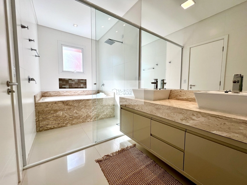 Casa beira lago em condomínio fechado!: 15ª foto da galeria de imagens do imóvel