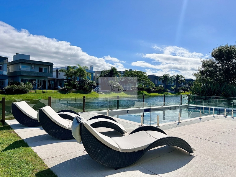 Casa beira lago em condomínio fechado!: 46ª foto da galeria de imagens do imóvel