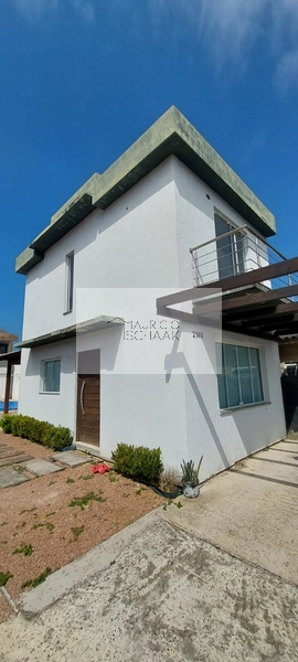Casa com piscina no centro de Xangri-lá!: 2ª foto da galeria de imagens do imóvel
