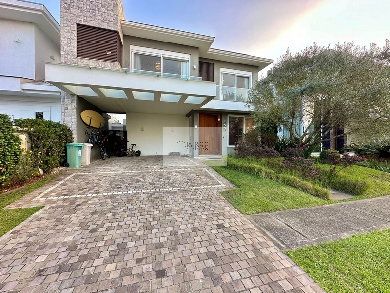 Casa em condomínio fechado em Capão da Canoa!