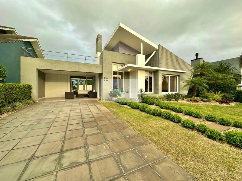 Casa em condomínio fechado em Capão!: 1ª foto da galeria de imagens do imóvel
