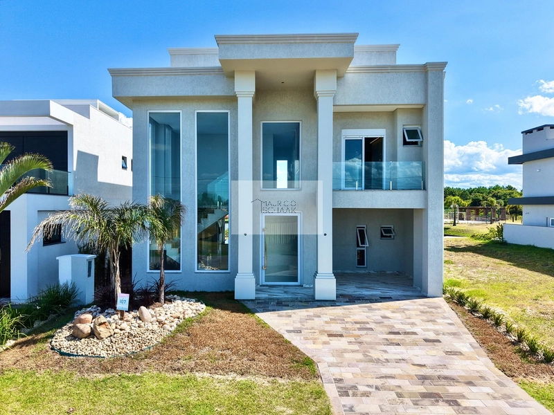 Casa em condomínio fechado!