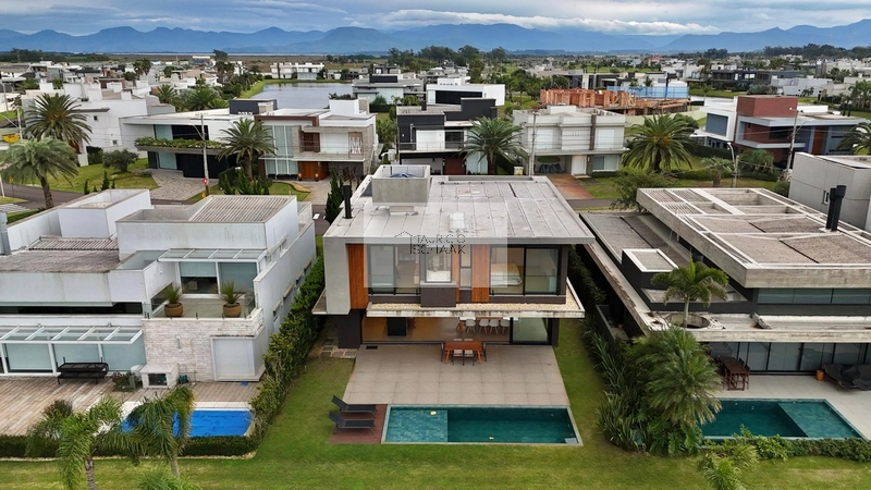 Casa nova beira lago: 29ª foto da galeria de imagens do imóvel