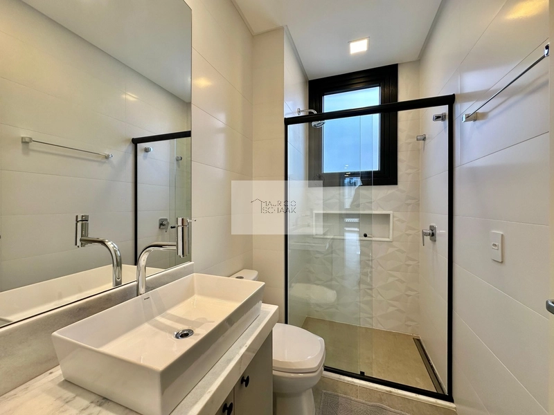 Casa nova beira lago: 24ª foto da galeria de imagens do imóvel