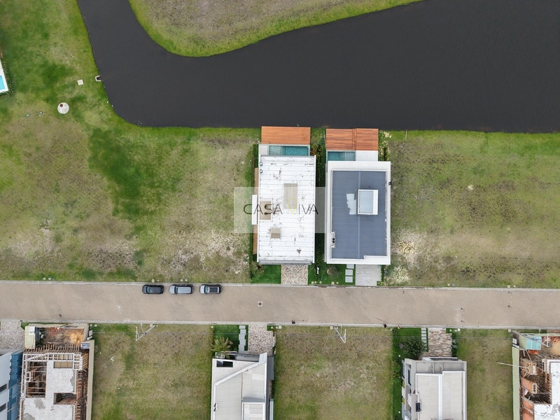 SOBRADO À BEIRA LAGO  ALTO PADRÃO - MOBILIADO & DECORADO: 57ª foto da galeria de imagens do imóvel