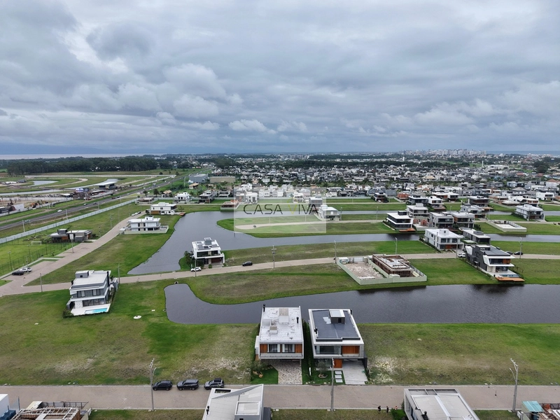 SOBRADO À BEIRA LAGO  ALTO PADRÃO - MOBILIADO & DECORADO: 59ª foto da galeria de imagens do imóvel