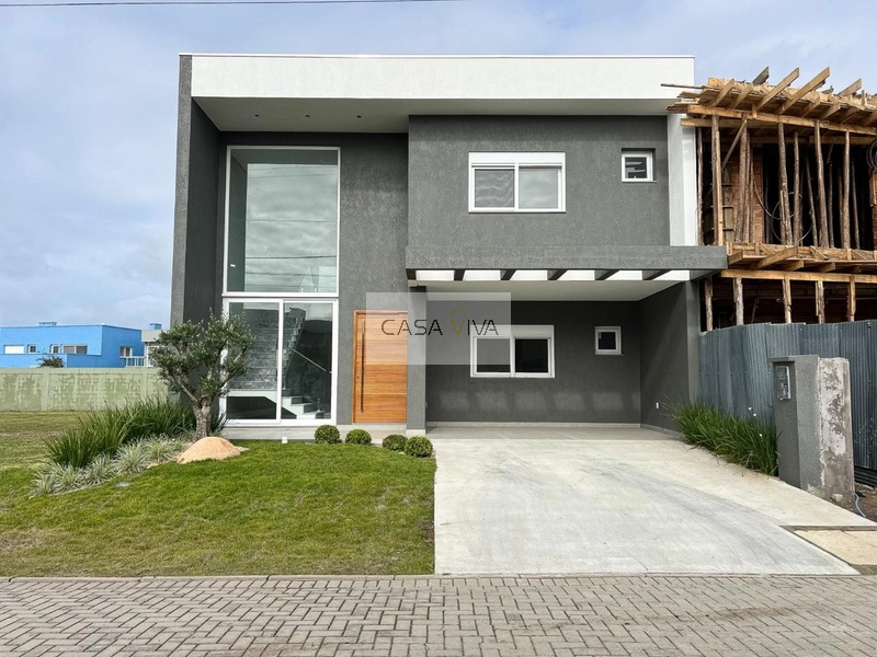 Sobrado de Alto Padrão em Condomínio com Infraestrutura Completa.