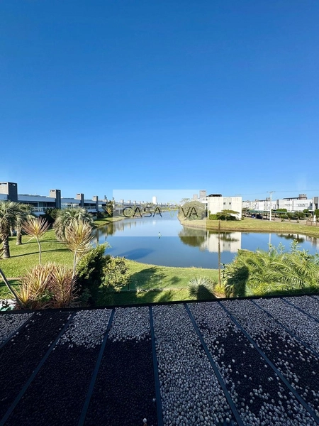 Sobrado de Alto Padrão à Beira do Lago – Mobiliado e Decorado: 8ª foto da galeria de imagens do imóvel