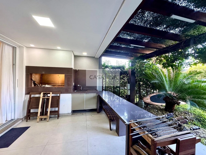 Sobrado de Alto Padrão à Beira do Lago – Mobiliado e Decorado: 3ª foto da galeria de imagens do imóvel