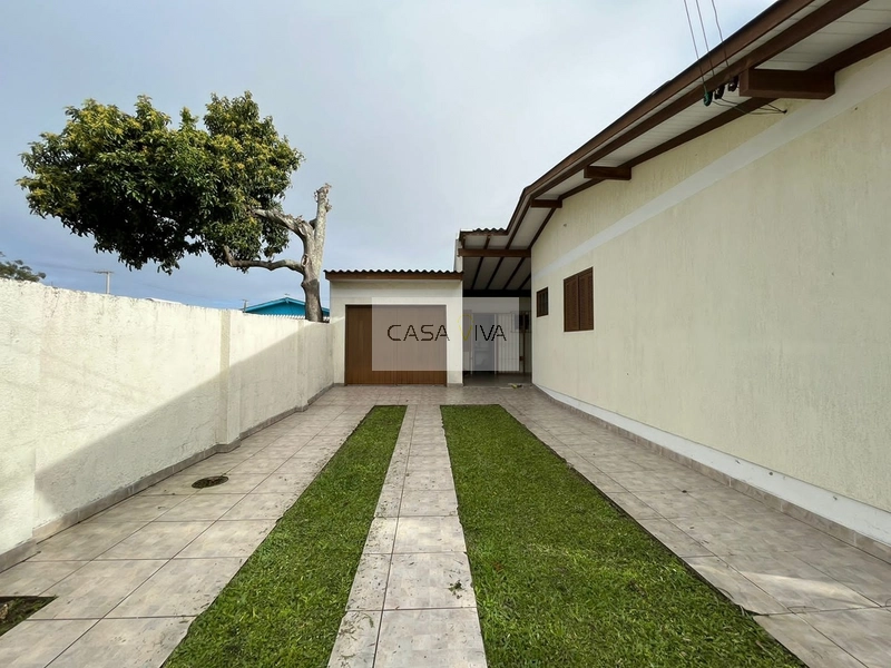EXCELENTE CASA DE ESQUINA NA REGIÃO CENTRAL DE CAPÃO DA CANOA: 3ª foto da galeria de imagens do imóvel