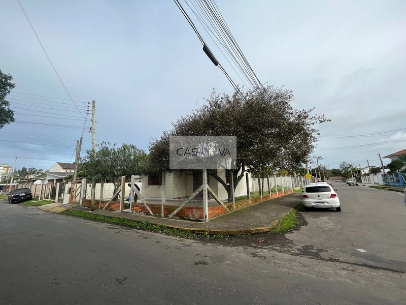 EXCELENTE CASA DE ESQUINA NA REGIÃO CENTRAL DE CAPÃO DA CANOA: 5ª foto da galeria de imagens do imóvel
