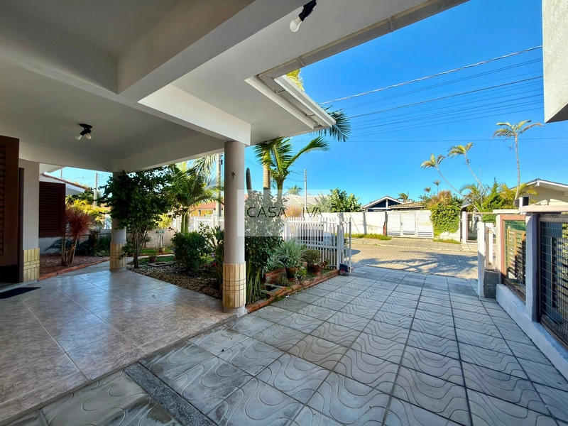 CASA À VENDA NO CENTRO DE XANGRI-LÁ/RS: 1ª foto da galeria de imagens do imóvel