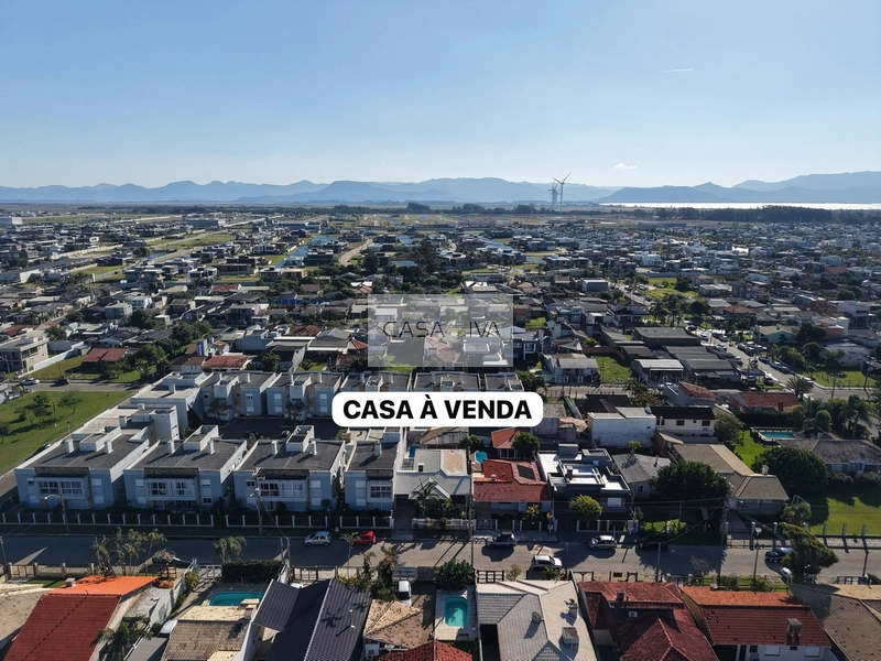 CASA À VENDA NO CENTRO DE XANGRI-LÁ/RS: 2ª foto da galeria de imagens do imóvel