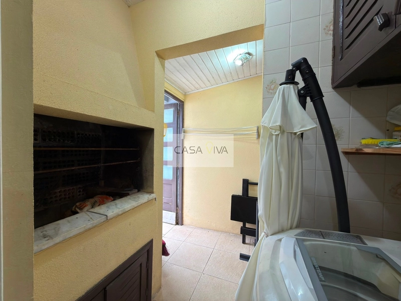 SOBRADO CAPÃO NOVO EM CONDOMÍNIO COM PISCINA!: 9ª foto da galeria de imagens do imóvel