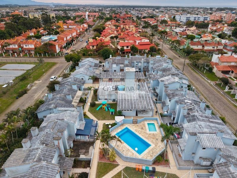 SOBRADO CAPÃO NOVO EM CONDOMÍNIO COM PISCINA!: 1ª foto da galeria de imagens do imóvel