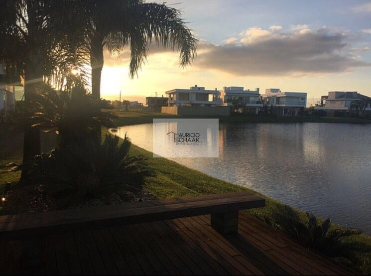 Sobrado beira lago em condomínio fechado: 12ª foto da galeria de imagens do imóvel