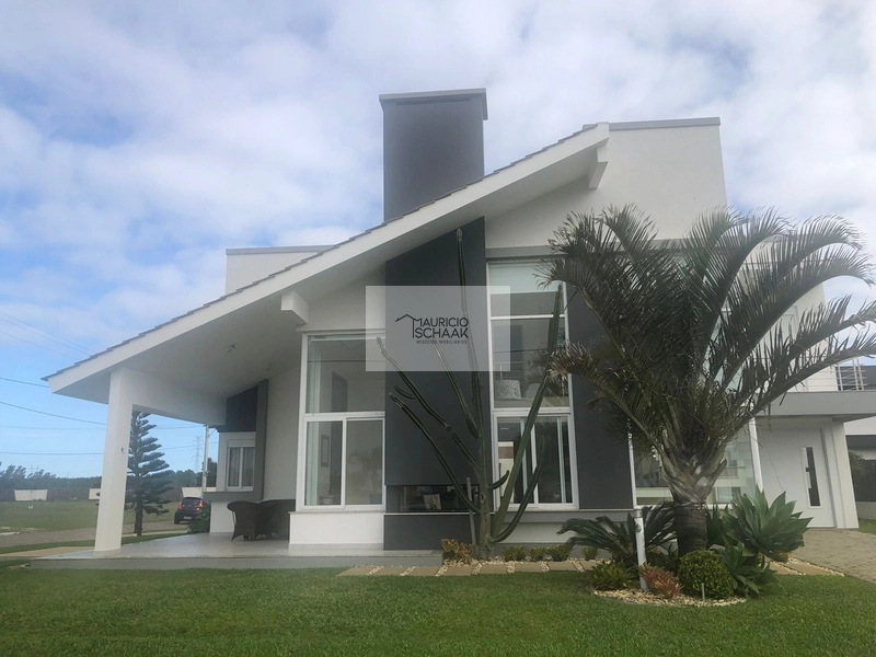 Lindo sobrado em condomínio náutico